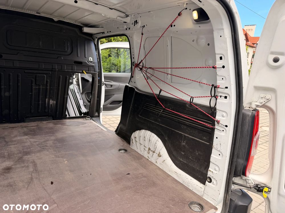 Opel COMBO - 19