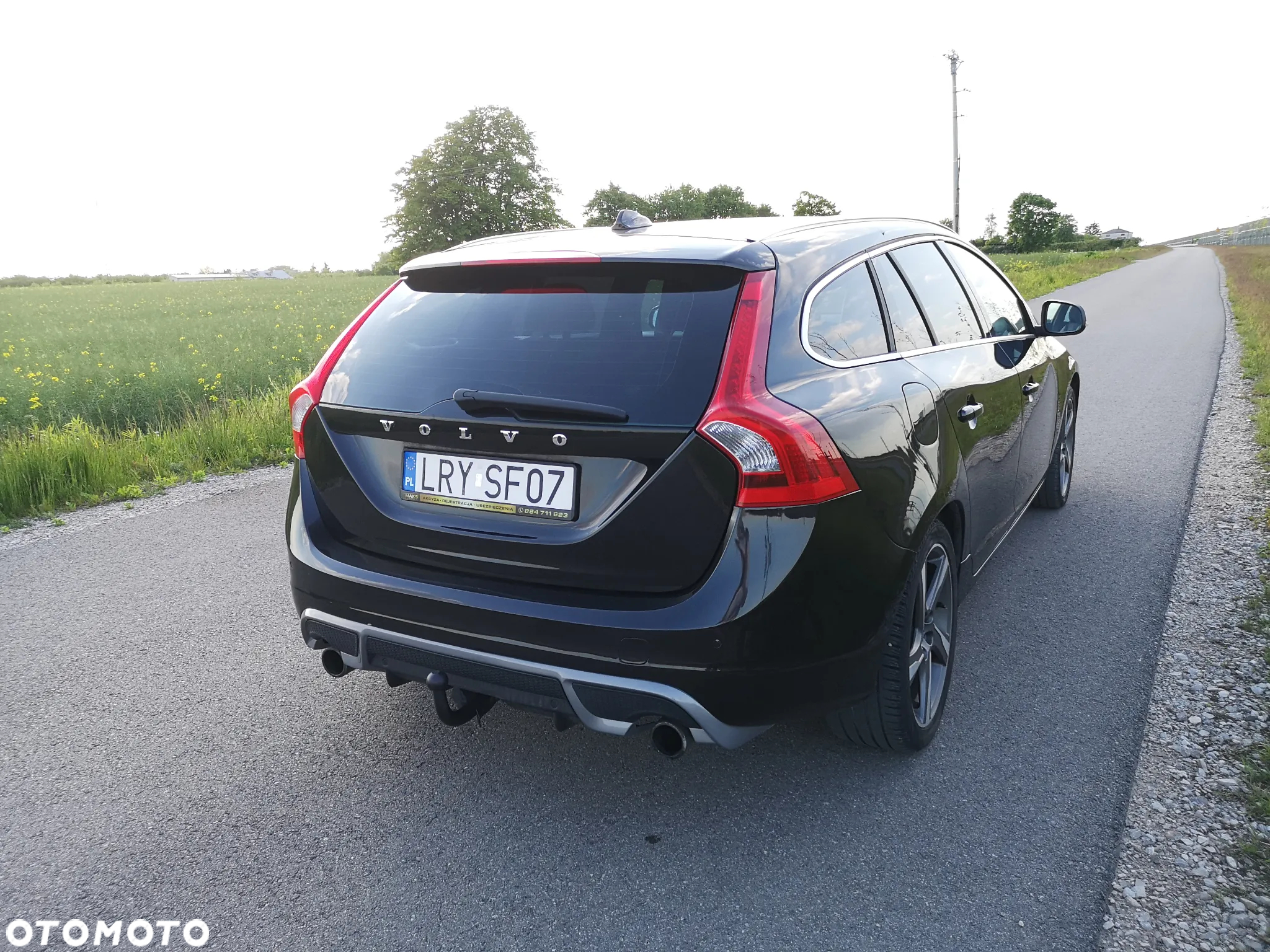 Volvo V60 T3 R-Design - 30