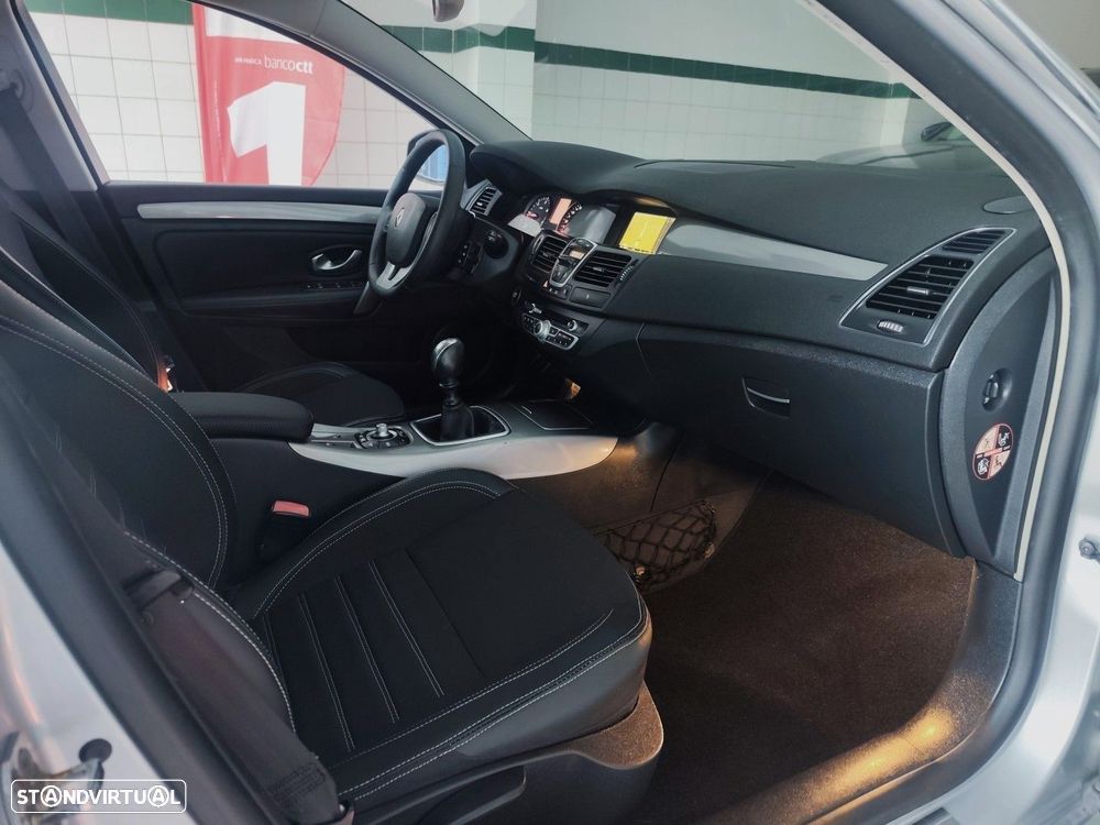 Renault Laguna Break 2.0 dCi Dynamique S 4control - 10