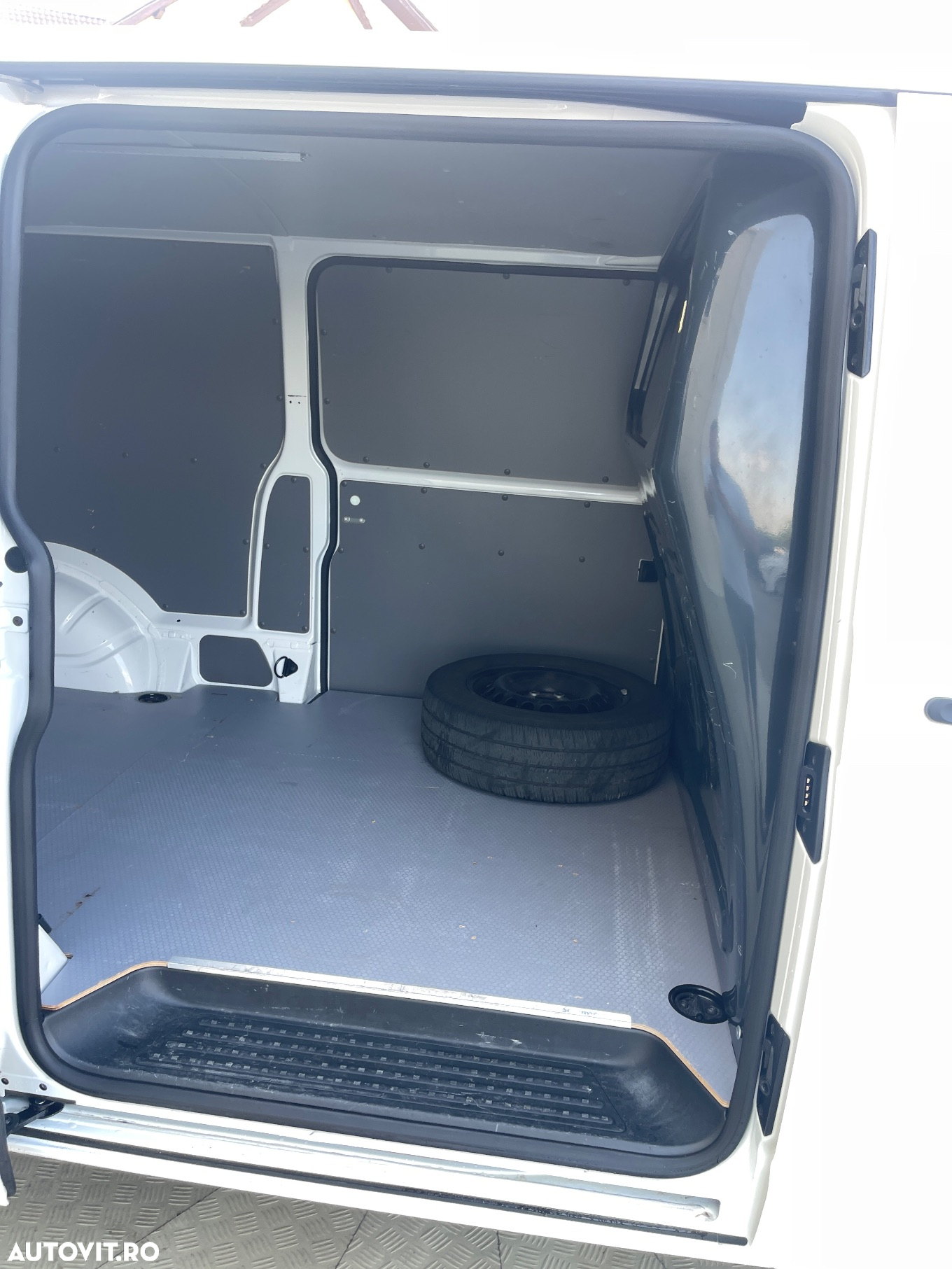 Volkswagen Transporter 2.0TDI LUNG USI SPATE 2CULISANTE - 22