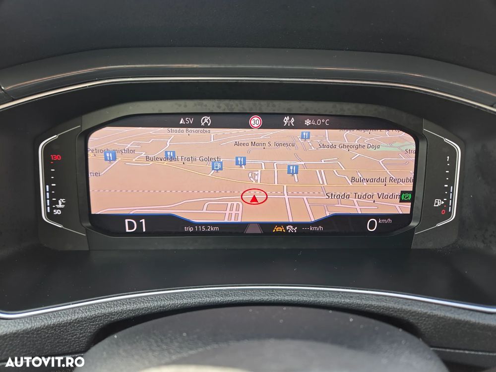 Volkswagen T-Roc 2.0 TDI SCR 4MOTION DSG R-Line - 25