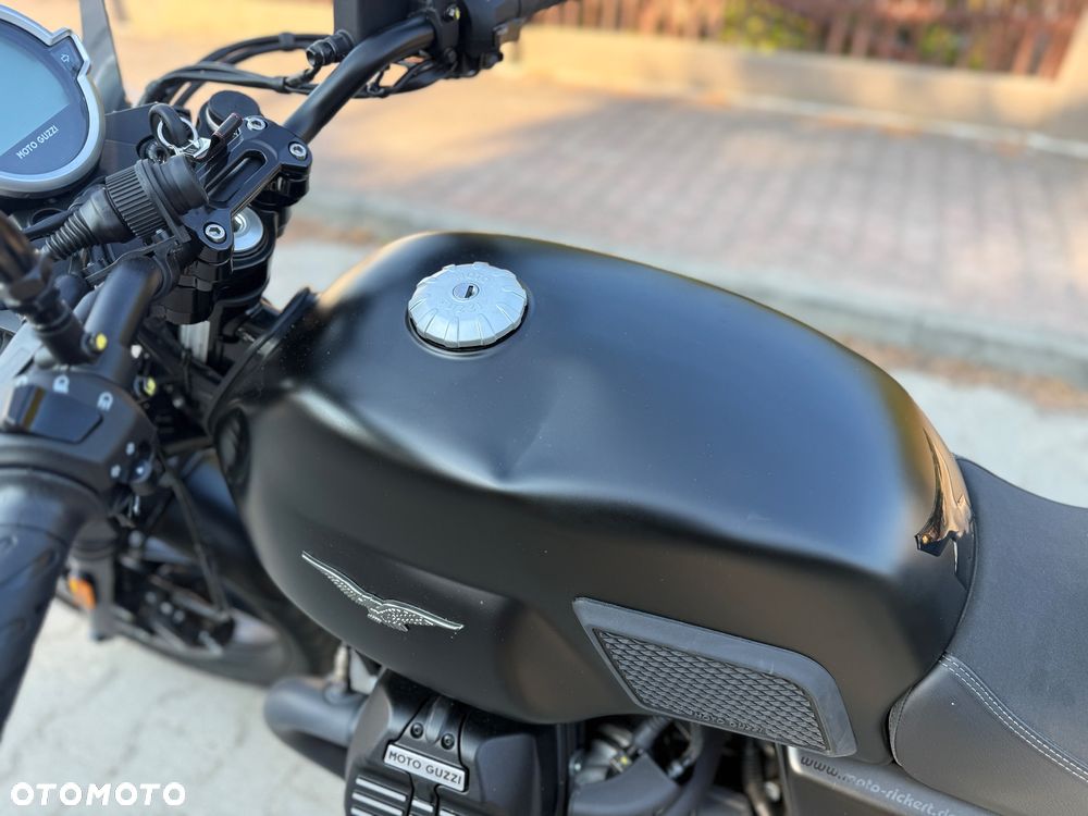 Moto Guzzi V7 - 19