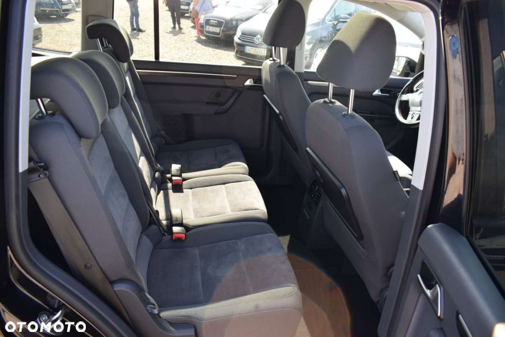 Volkswagen Touran - 21