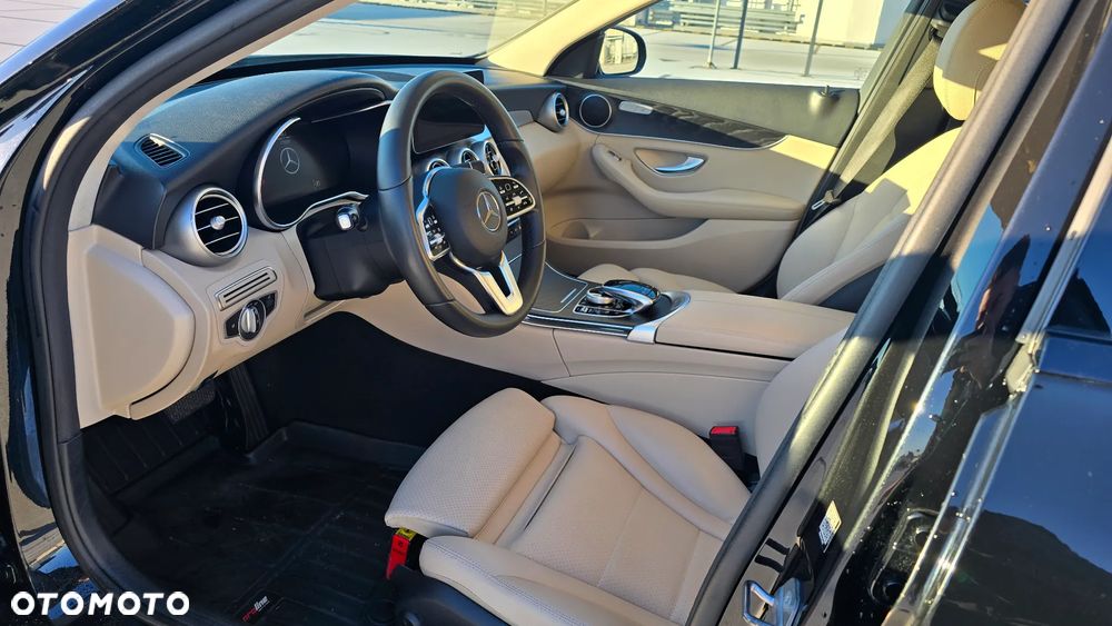 Mercedes-Benz Klasa C 200 4Matic 9G-TRONIC - 21