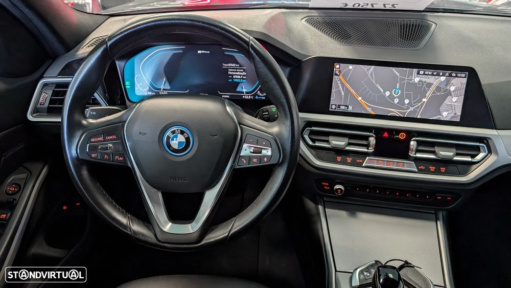 BMW 320 e Touring Corporate Edition Auto - 18