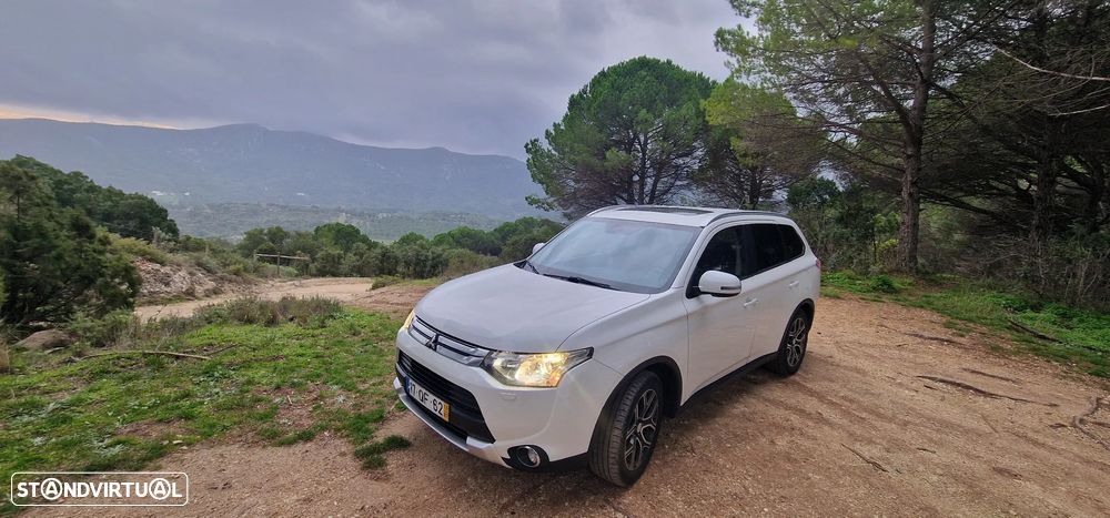 Mitsubishi Outlander 2.2 DI-D Instyle Navi AT 4WD - 1