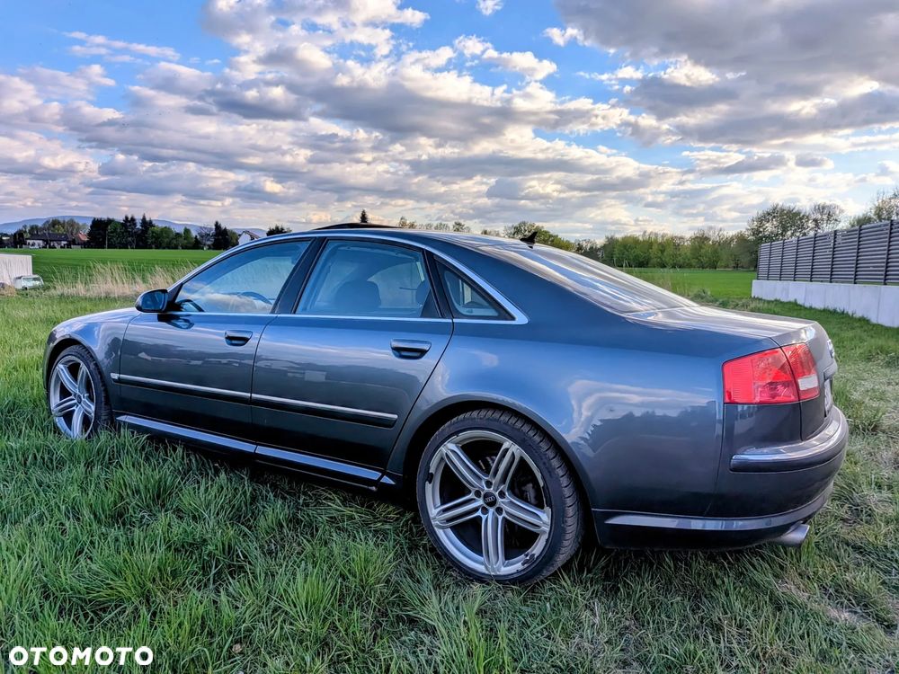 Audi A8 4.2 Quattro - 5