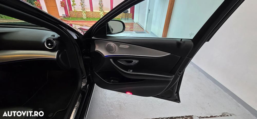 Mercedes-Benz E 220 d T 9G-TRONIC AMG Line - 35