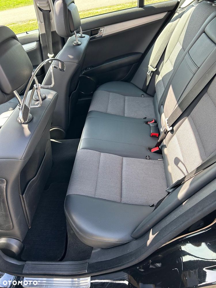 Mercedes-Benz Klasa C 220 CDI DPF Automatik BlueEFFICIENCY Avantgarde - 22