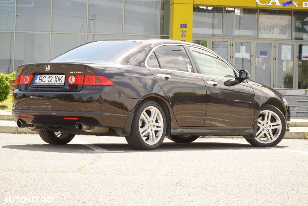 Honda Accord 2.0i Exec - 4