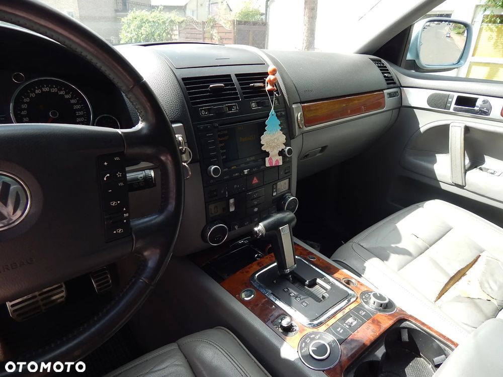 Volkswagen Touareg - 12