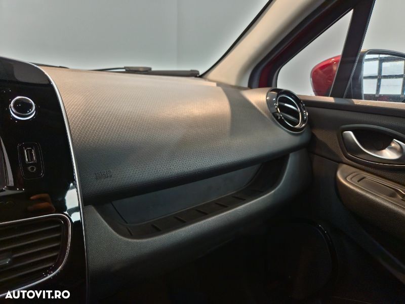 Renault Clio TCe Intens - 25