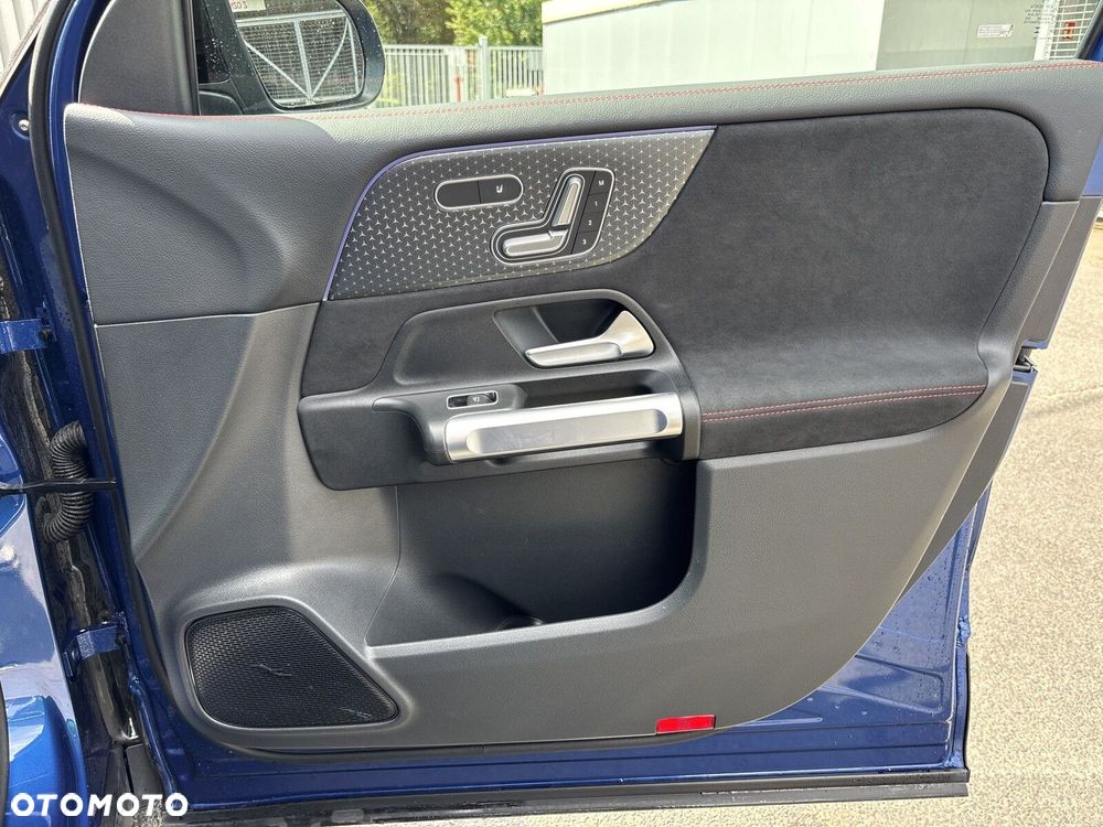 Mercedes-Benz GLB - 20