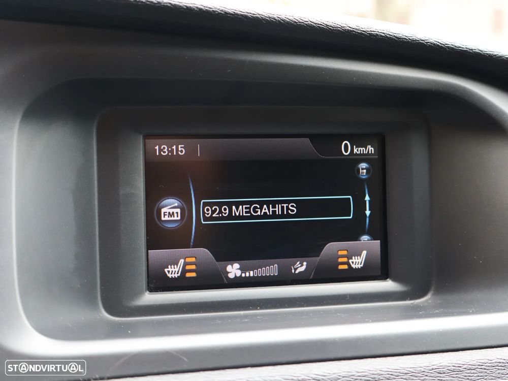 Volvo V40 D2 Kinetic - 26