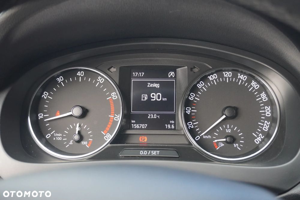 Skoda RAPID 1.2 TSI Green tec Edition - 33