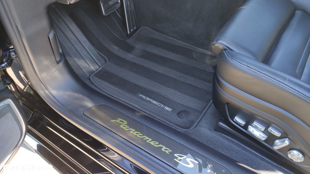 Porsche Panamera 4S Sport Turismo - 4