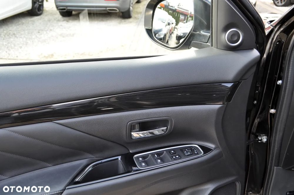 Mitsubishi Outlander - 17
