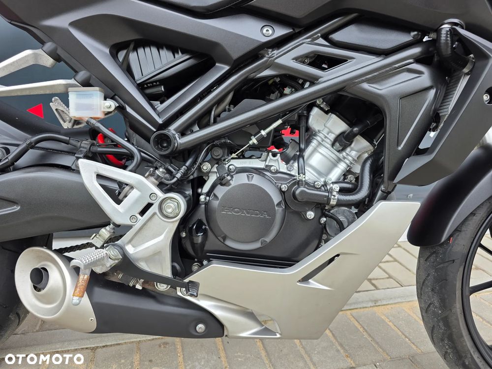 Honda CB - 23