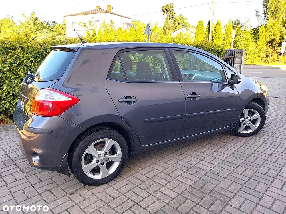 Toyota Auris 1.6 Executive - 4