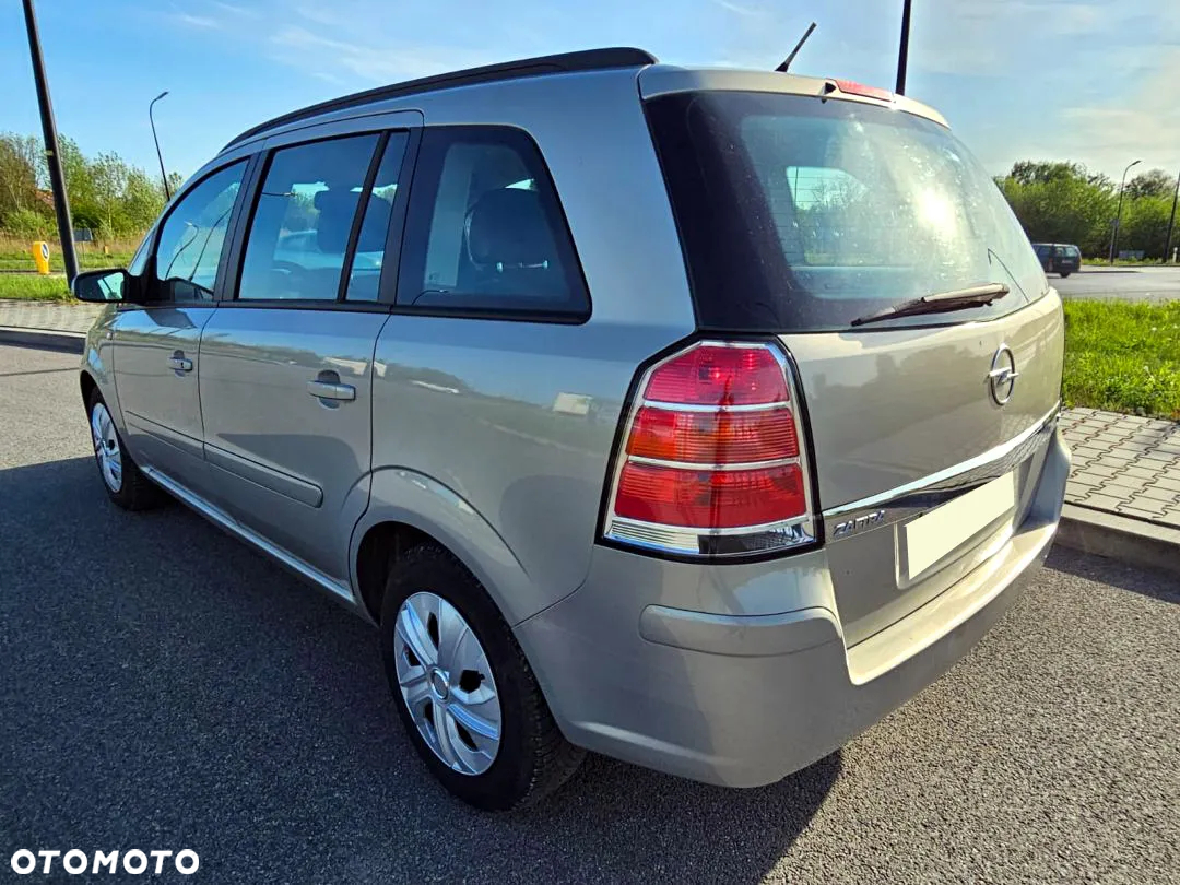 Opel Zafira 1.8 Cosmo - 8