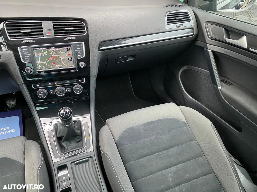 Volkswagen Golf - 16