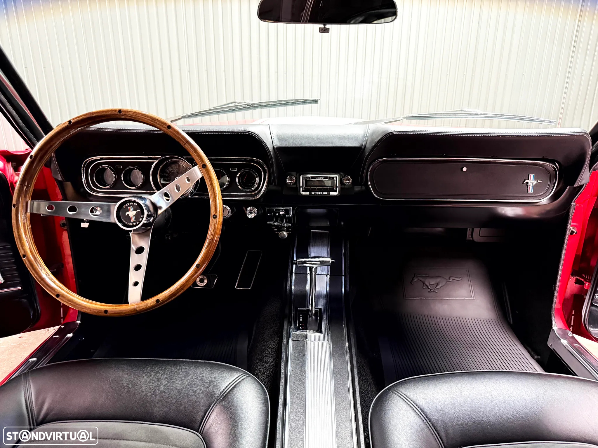 Ford Mustang - 33