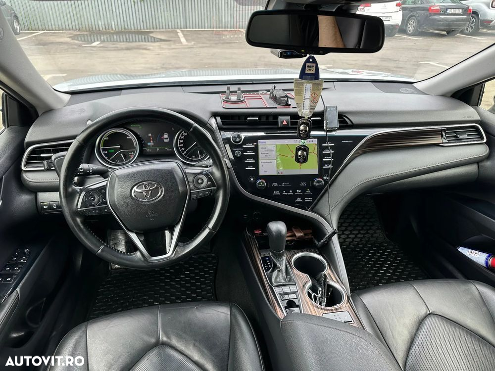 Toyota Camry 2.5 HEV Executive - 5