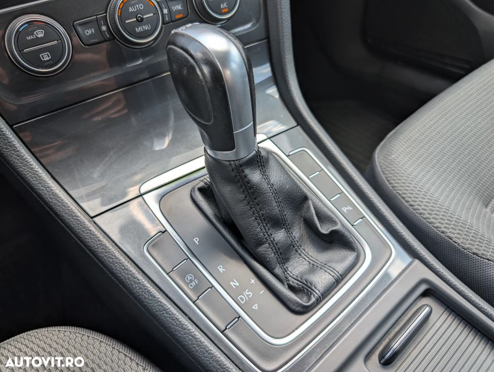 Volkswagen Golf 1.6 TDI DSG Comfortline - 25