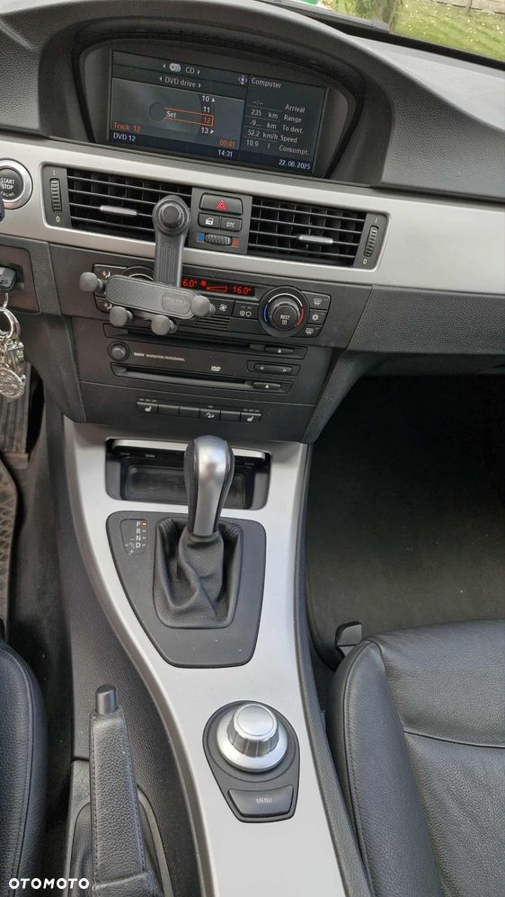 BMW Seria 3 325xi - 16