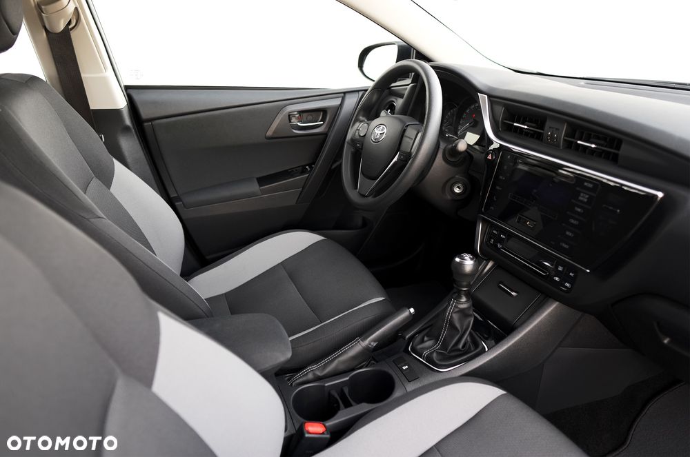 Toyota Auris 1.33 Dual-VVT-i Cool - 18