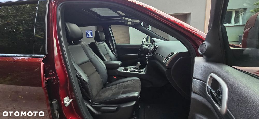 Jeep Grand Cherokee - 12