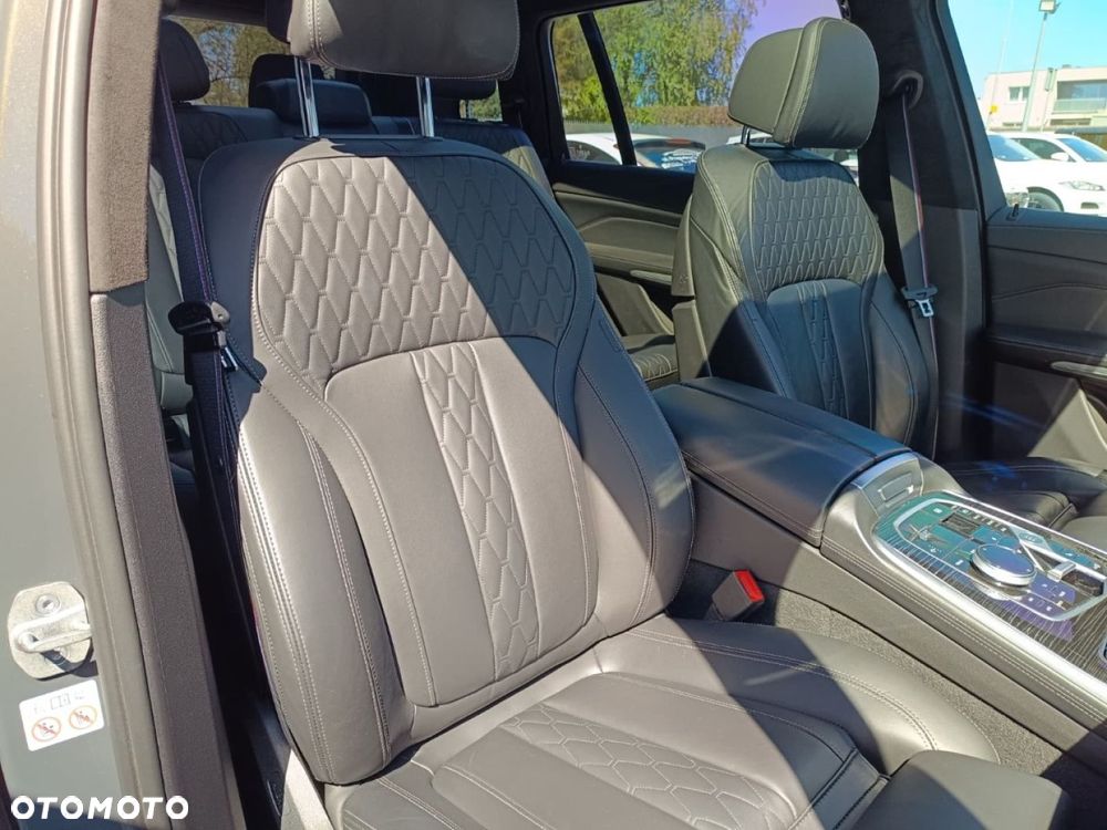 BMW X7 - 27