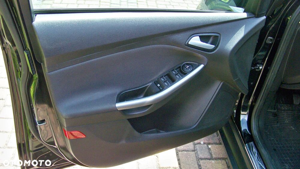 Ford Focus 1.0 EcoBoost Titanium ASS - 12