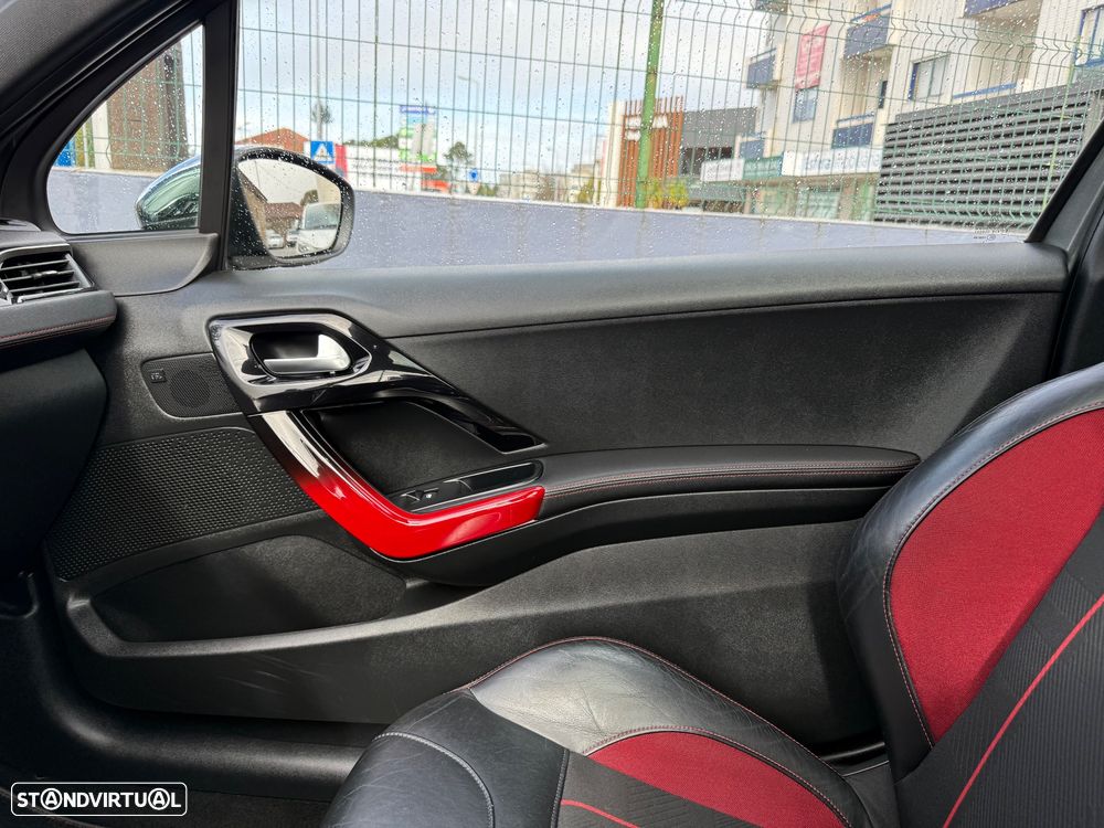 Peugeot 208 GTI 200 THP - 34