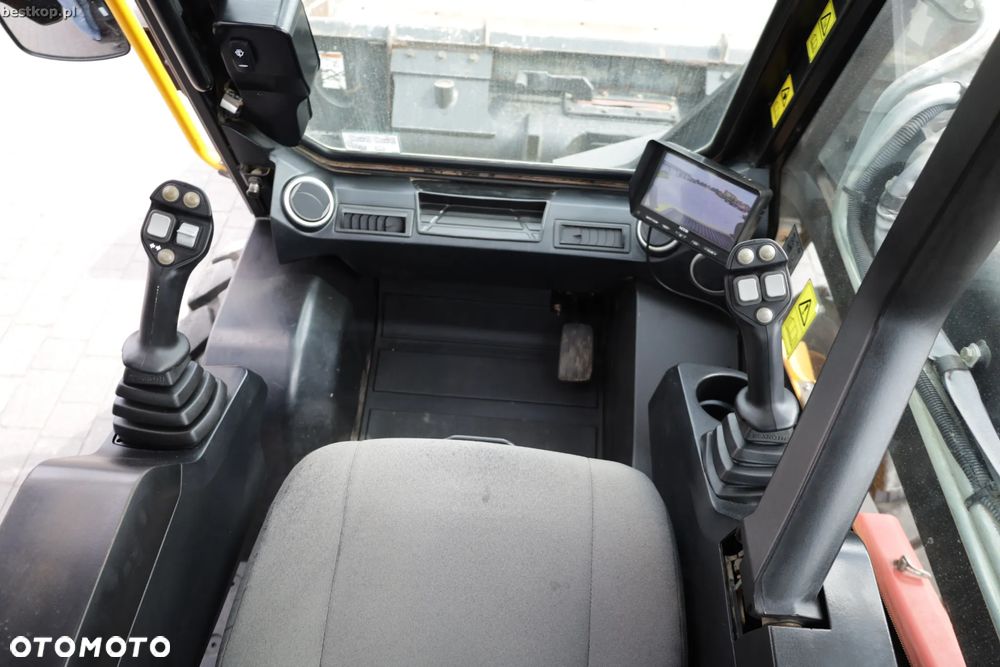 JCB 300 T4 Miniładowarka Skid steer - 24