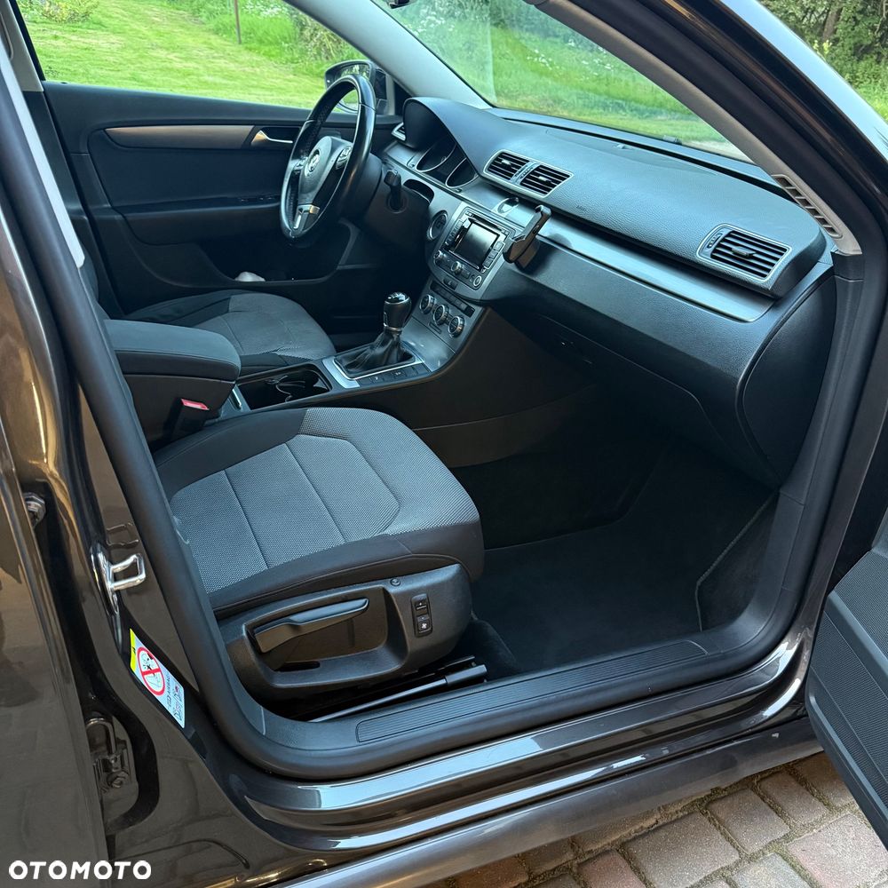 Volkswagen Passat 2.0 TDI Comfortline - 17