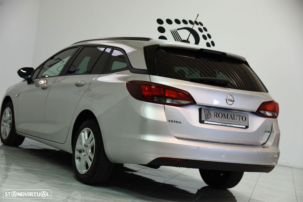 Opel Astra Sports Tourer - 8