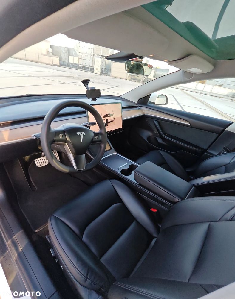 Tesla Model 3 - 18