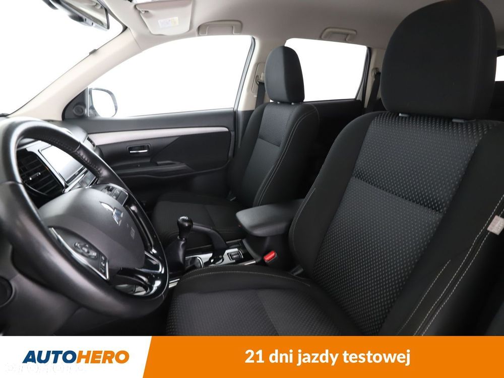 Mitsubishi Outlander - 10
