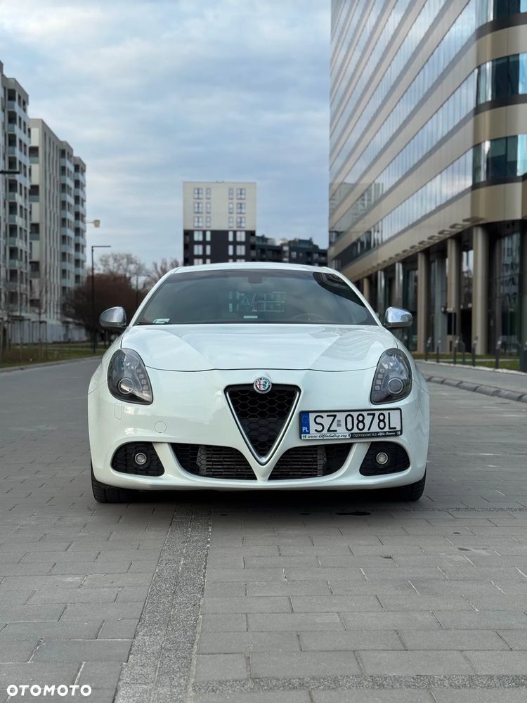 Alfa Romeo Giulietta 1750 TBi Quadrifoglio Verde - 2