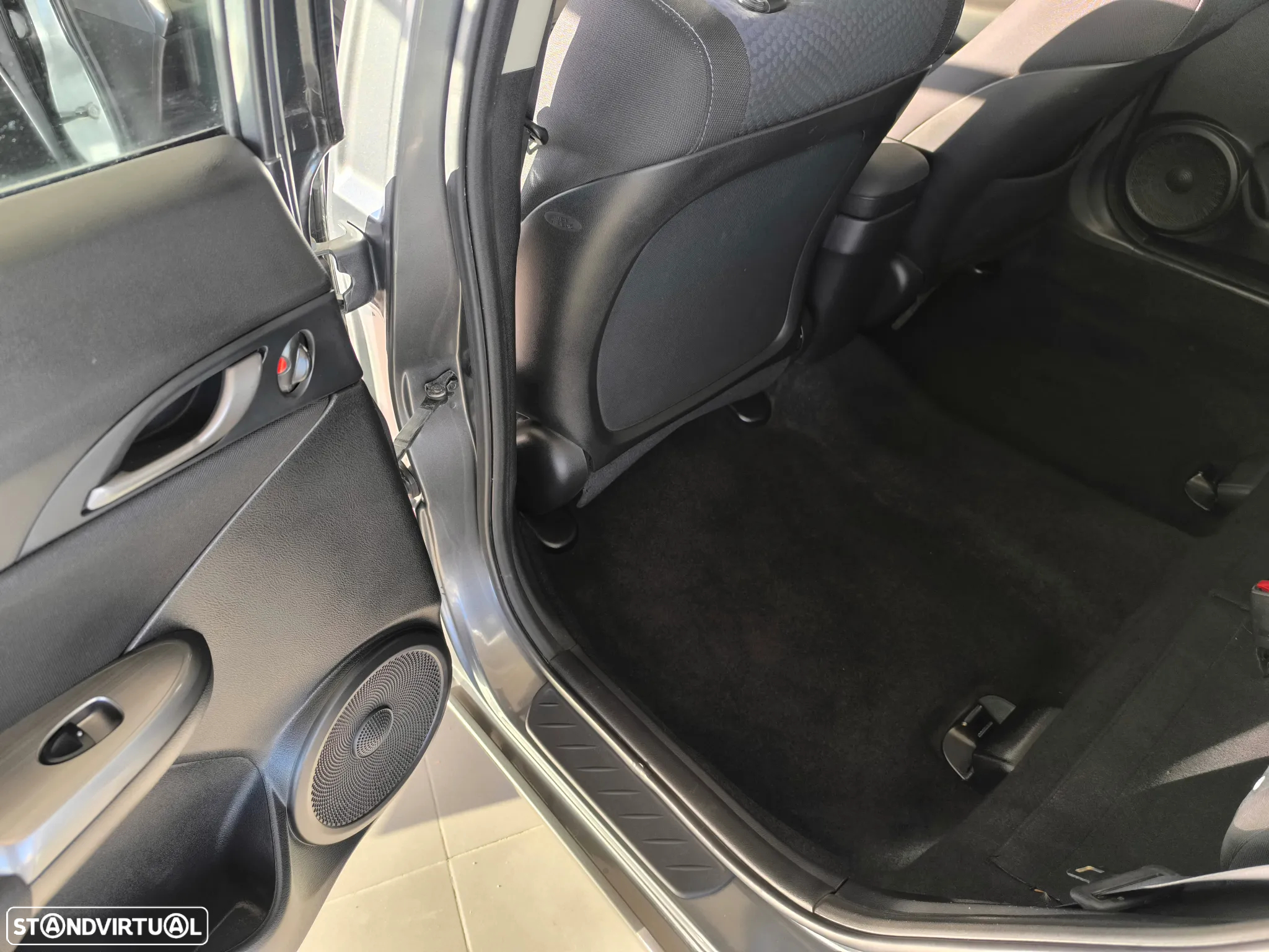 Honda Civic 1.4 i-VTEC Comfort - 10