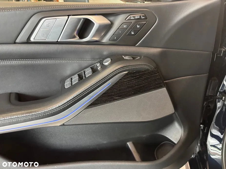 BMW X7 - 28