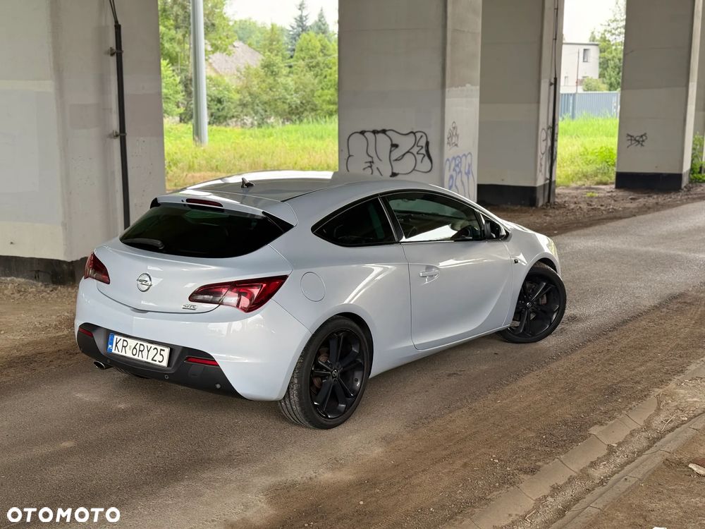 Opel Astra GTC 2.0 CDTI ecoFLEX Start/Stop - 11