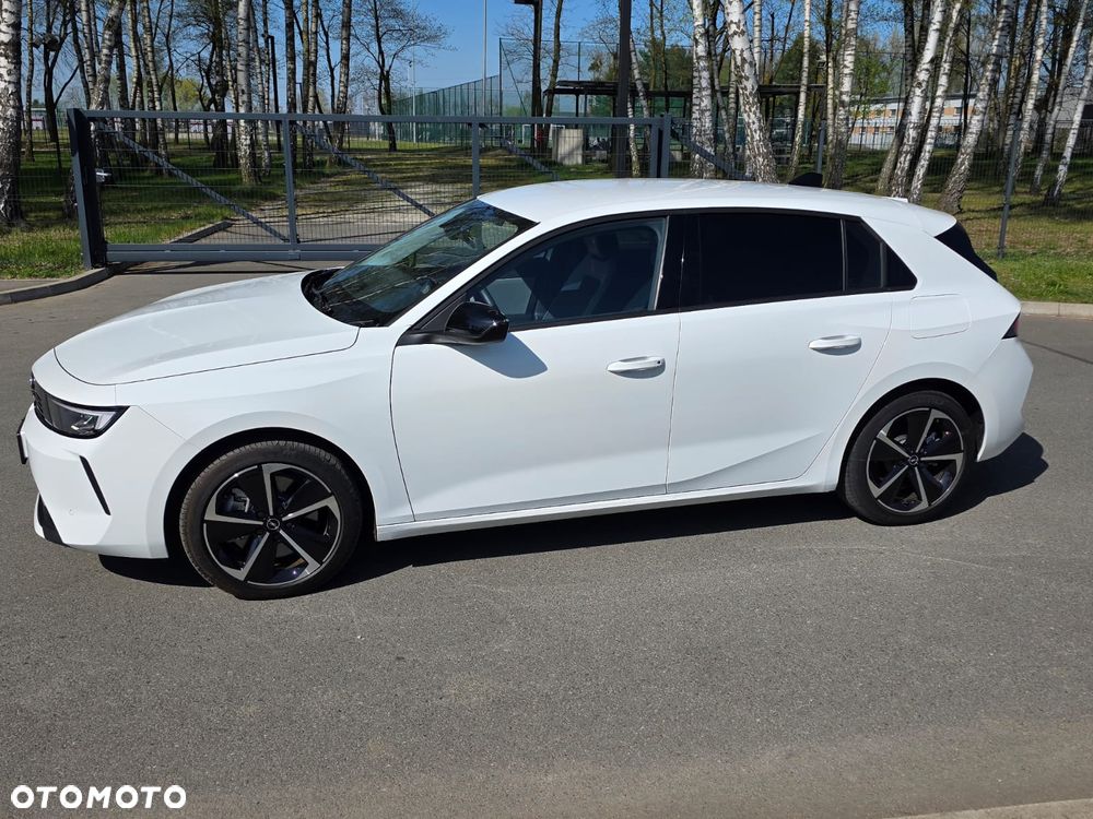 Opel Astra 1.6 T Plug-in Hybrid GSe - 4