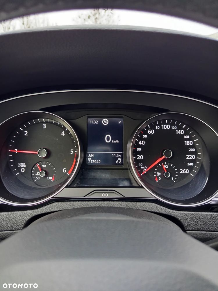 Volkswagen Passat 2.0 TDI Business DSG - 7