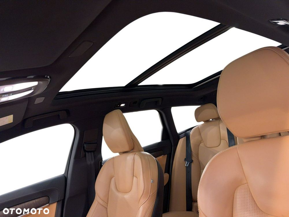 Volvo V90 Cross Country - 12