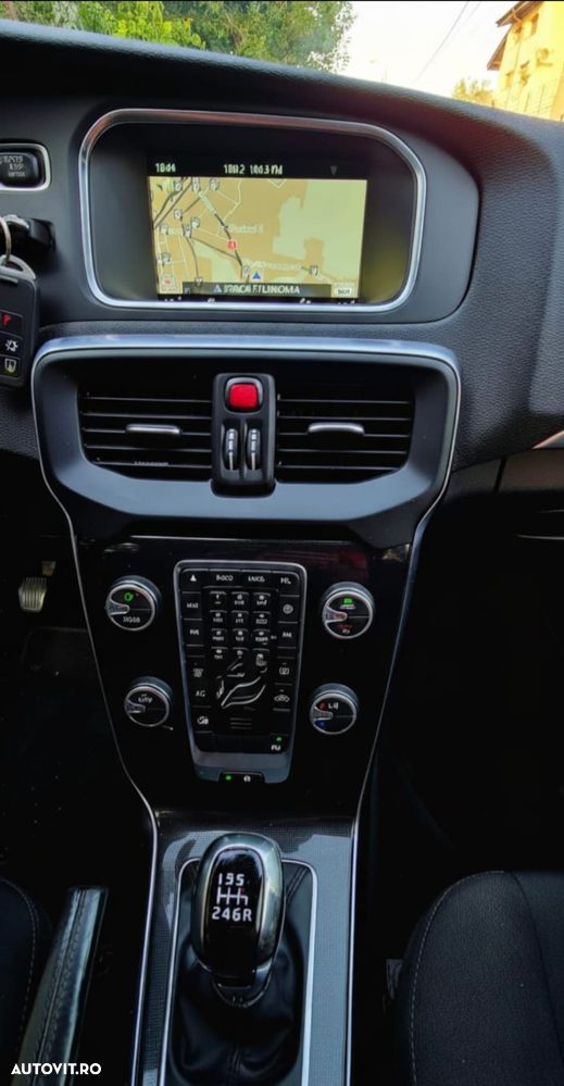 Volvo V40 D2 Momentum - 6