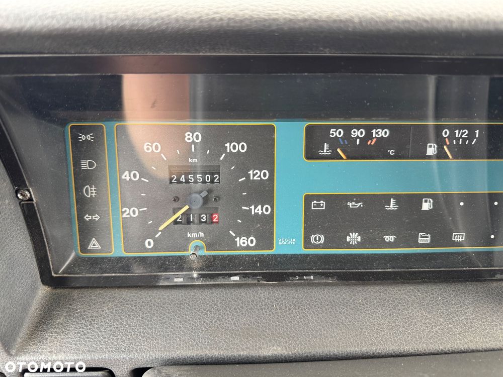 Peugeot J5 - 23