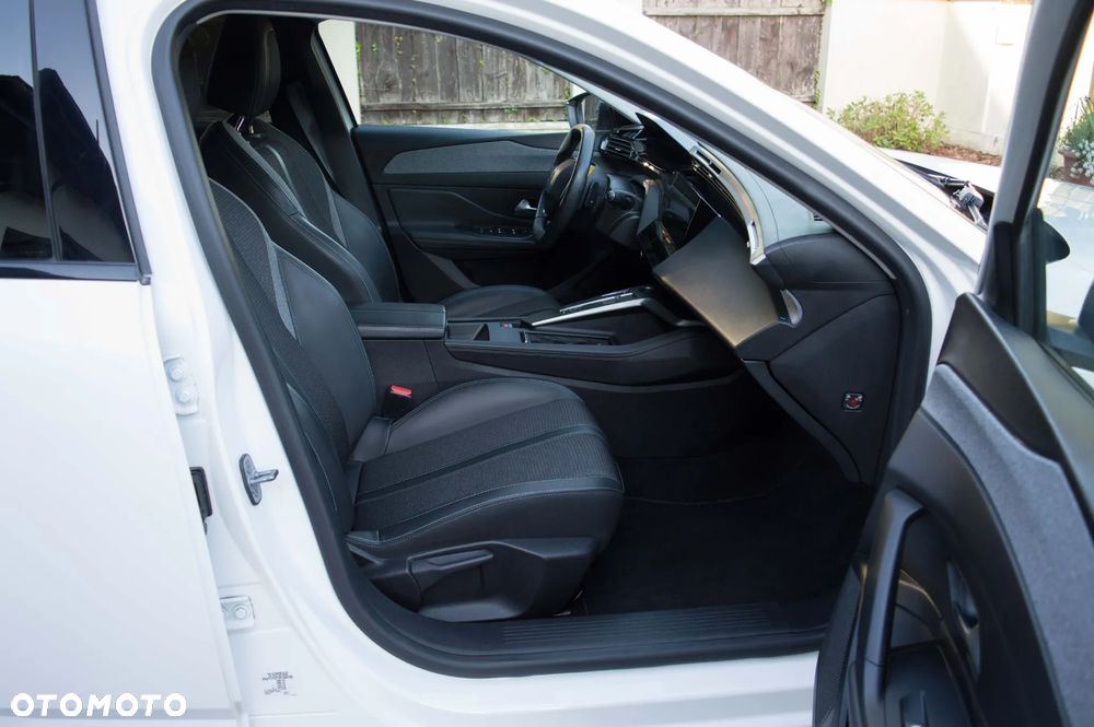 Peugeot 308 BlueHDi 130 EAT8 Allure - 33
