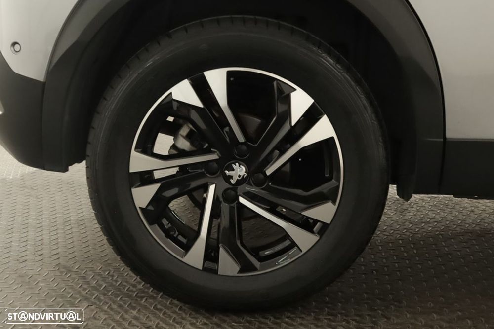 Peugeot 2008 1.2 PureTech Allure Pack EAT8 - 5